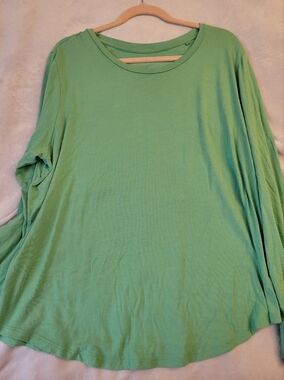 Universal Standard Tee Rex Long Sleeve Spearmint 18-20